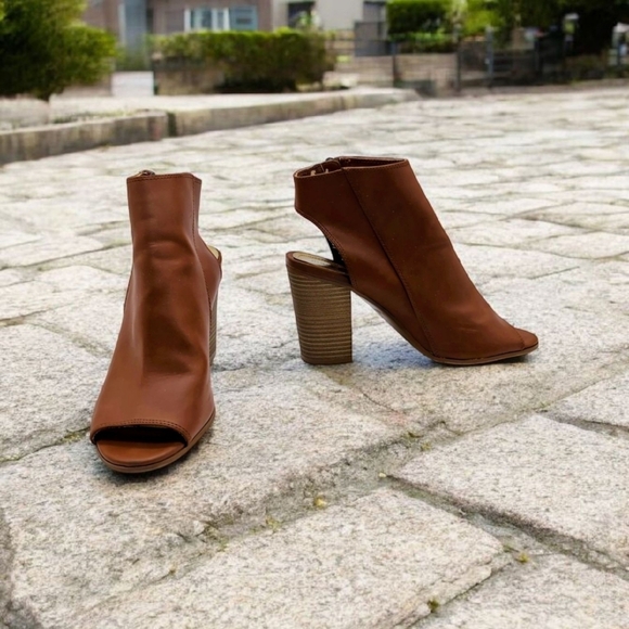 Brown Sz 9 Ninaaa Peep-Toe Ankle Boots By Steve Madden Girl - Picture 1 of 10